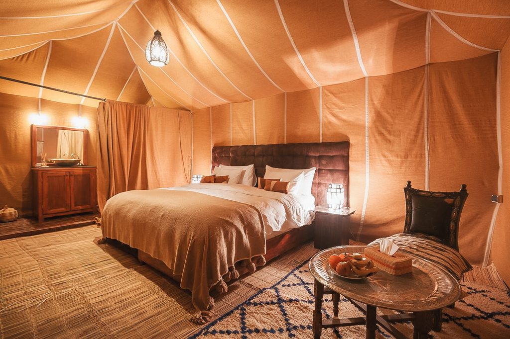 khaima-interior-merzoga-luxury-desert-camp