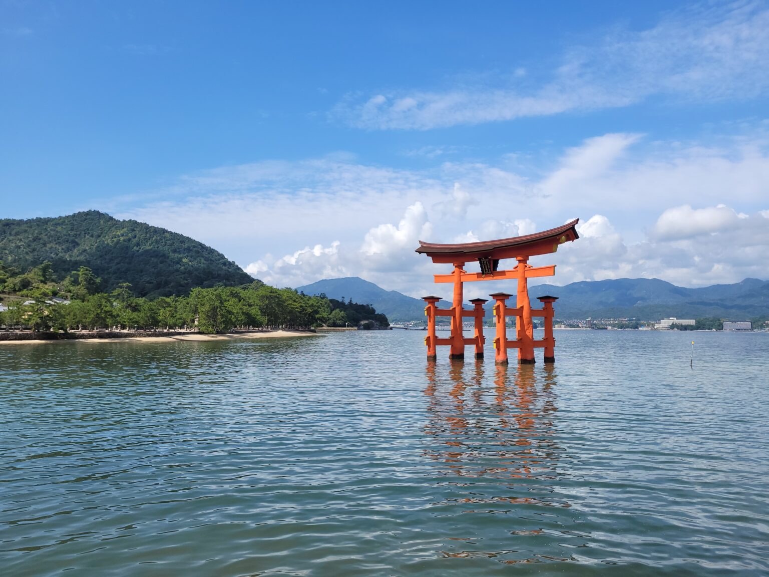 viaje-grupo-japon-Itsukushima-tori-justwotravel